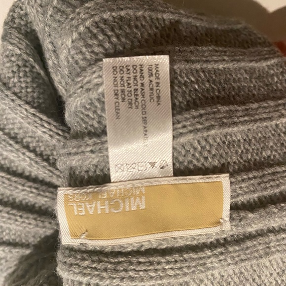 Michael Kors toque - Picture 2 of 3